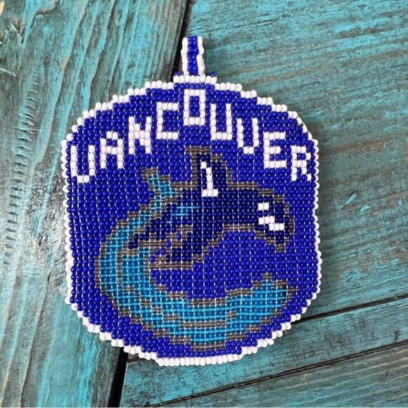 Handcrafted Beaded Vancouver Canuck's Medal - No Chain NHL Hockey - Picture 5 of 6